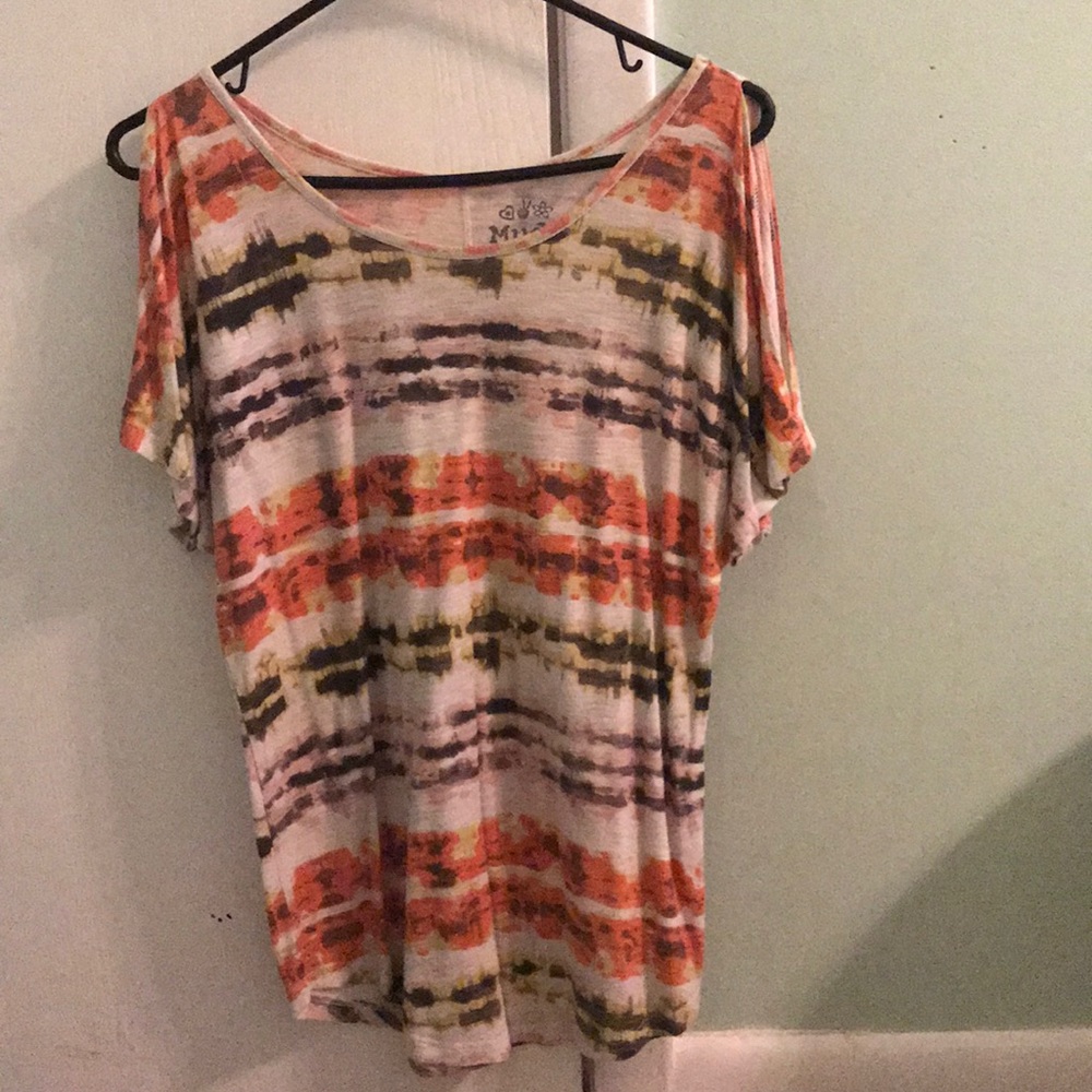 Short sleeve cute mudd top